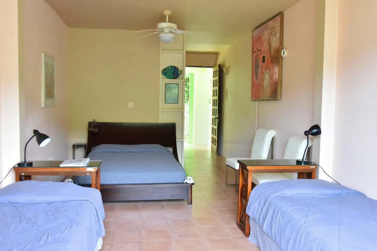 Naguabo Casa Cubuy Ecolodge לינה וארוחת בוקר